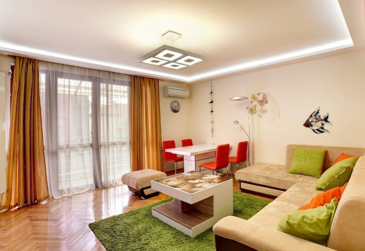 Spacious And Stylish Apartment In The Heart Of Sofia Plus Parking 外观 照片
