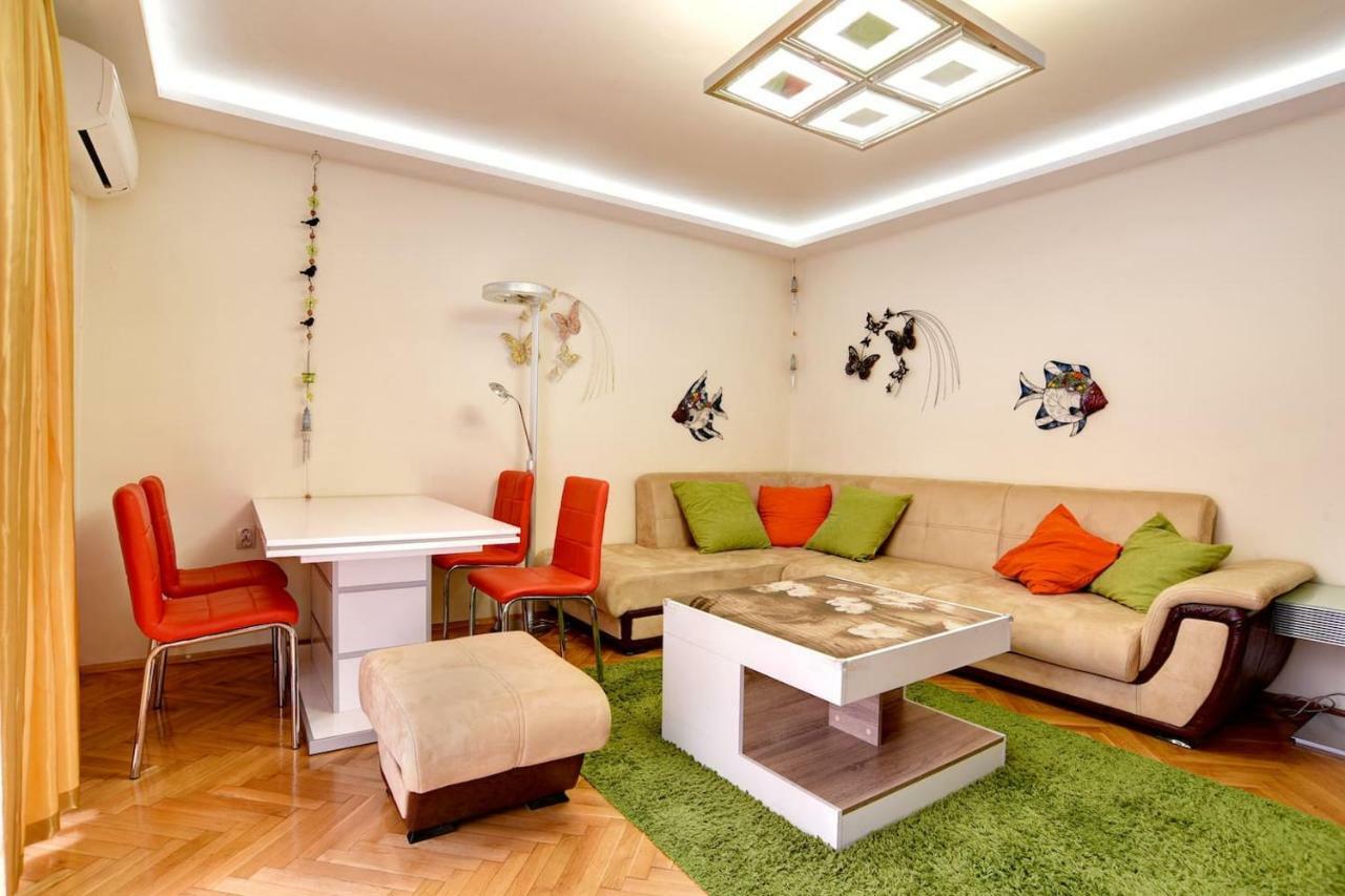 Spacious And Stylish Apartment In The Heart Of Sofia Plus Parking 外观 照片