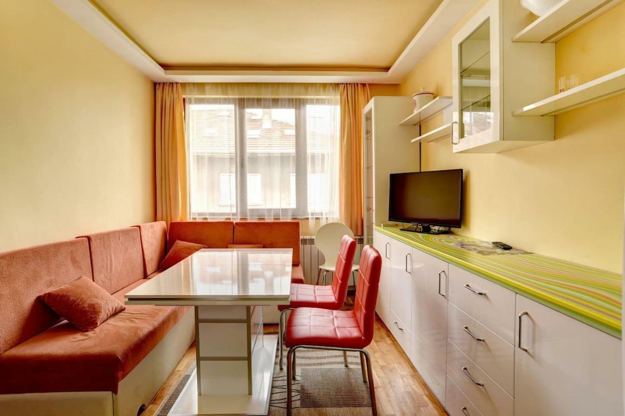 Spacious And Stylish Apartment In The Heart Of Sofia Plus Parking 外观 照片